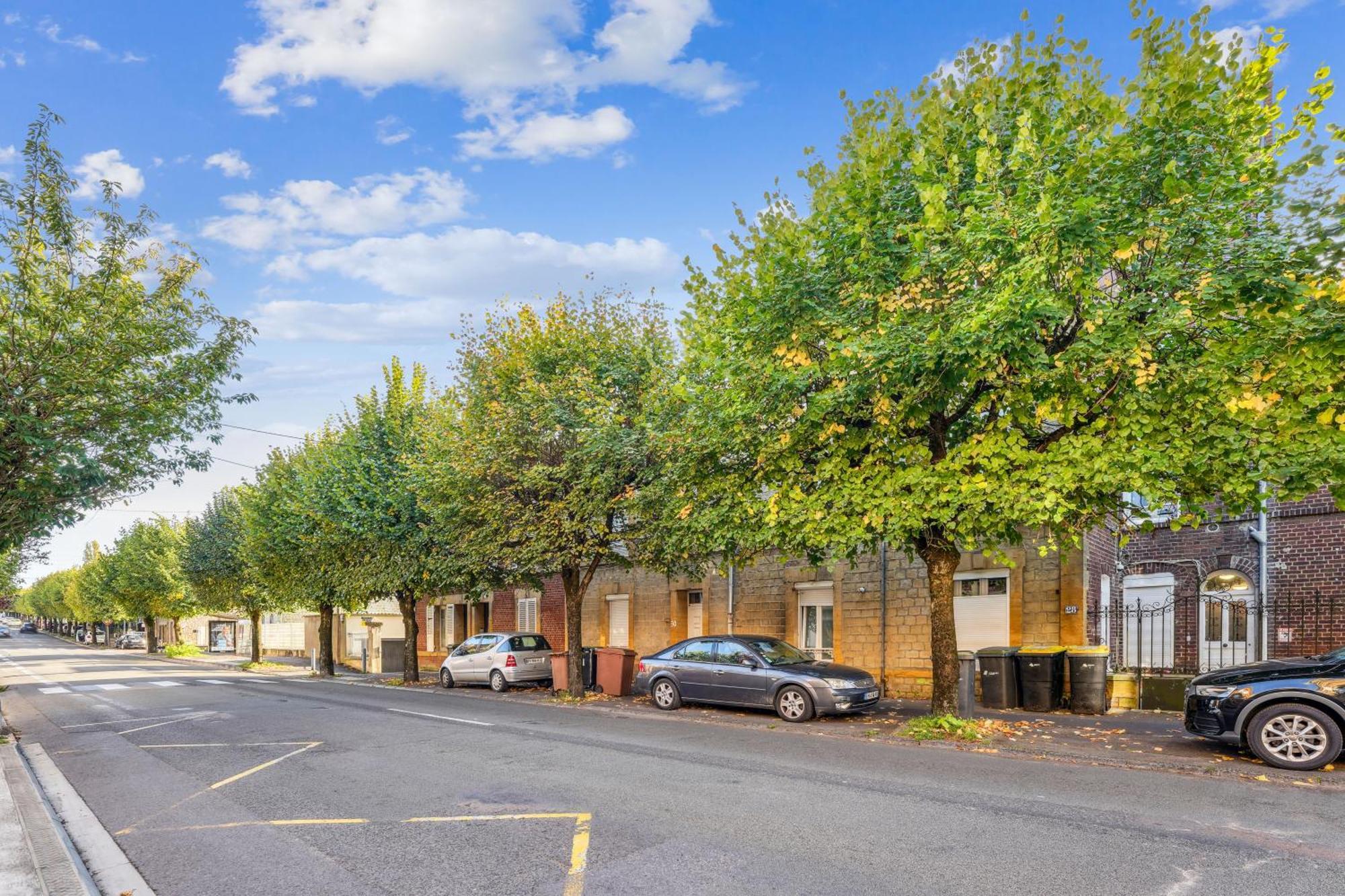 Budget Appart Avec Parking Au Centre-Ville Charleville-Mezieres Ngoại thất bức ảnh